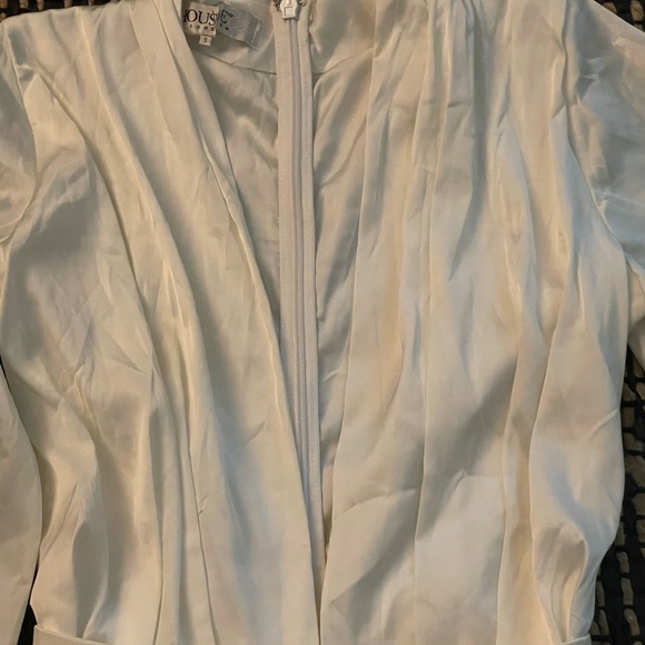 Wide leg deep front v-cut white jumpsuit - Picture 4 of 6